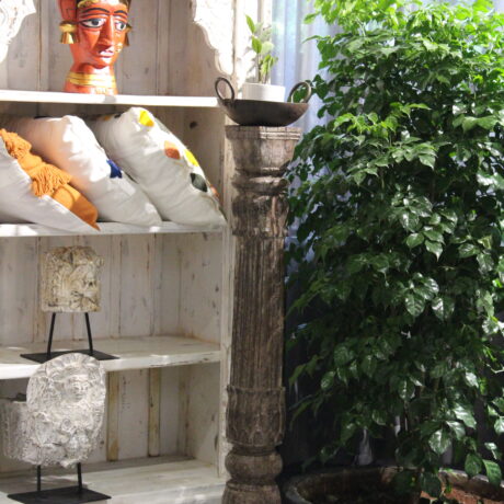 Vintage Brown Wooden Pillar with Kadai on Top